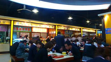 2000年人均工资_2018年长春市人均消费(2)